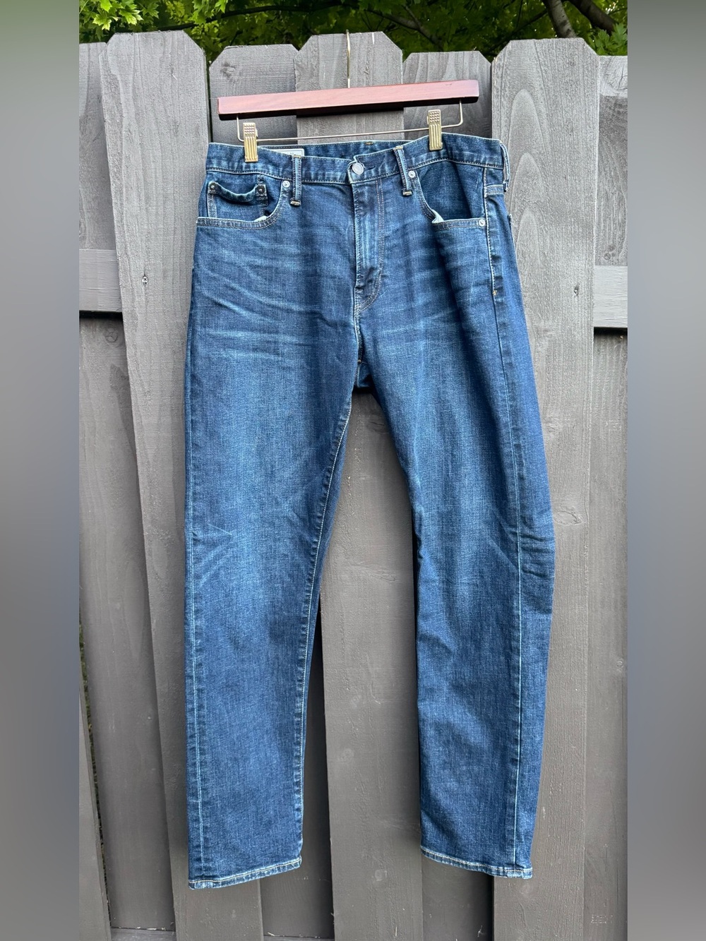 GAP Athletic Taper Fit Men's Blue Jeans - Like New Size 33x32